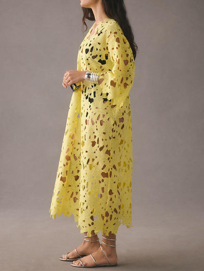 Raquel - Langärmliges Midikleid mit floralen Ösen