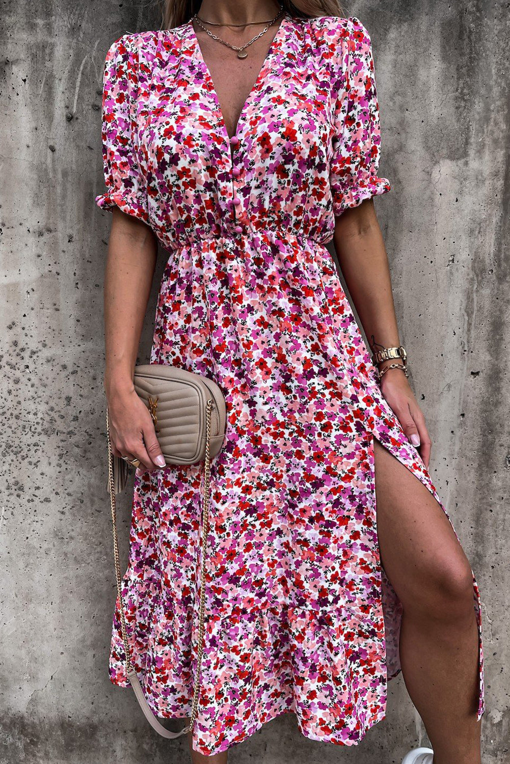 Maxi-Kleid mit Blumen und schickem V-Ausschnitt