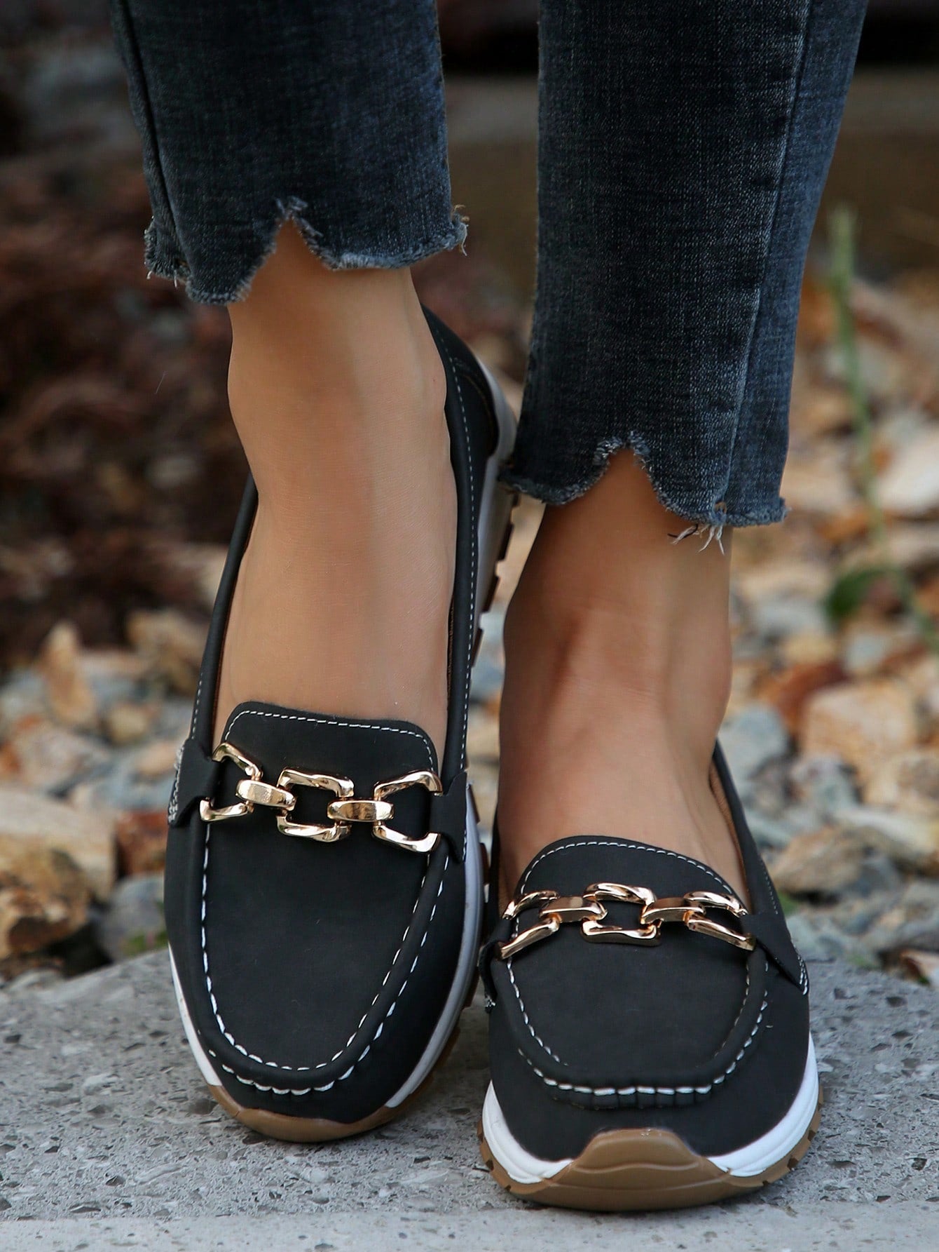 Bequeme Damen-Loafers mit elegantem Metallakzent