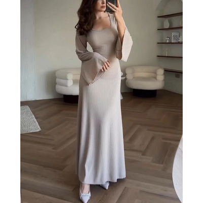 Damen Rippenstrickkleid mit Ausgestellten Ärmeln | Maxi