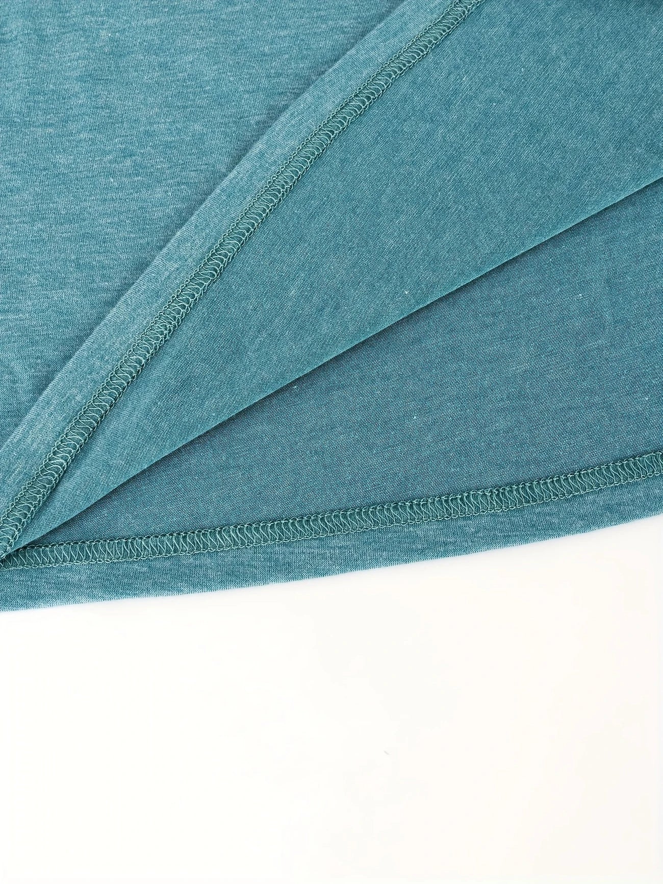 Ambrose | Kurzarm-Shirt mit atmungsaktiven Blütenblättern