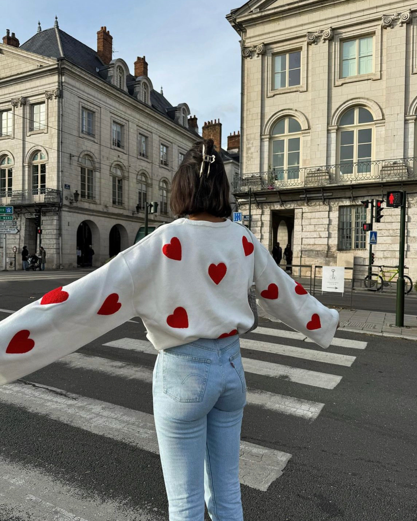Bridget | Modell 'All Hearts' Oversized Pullover