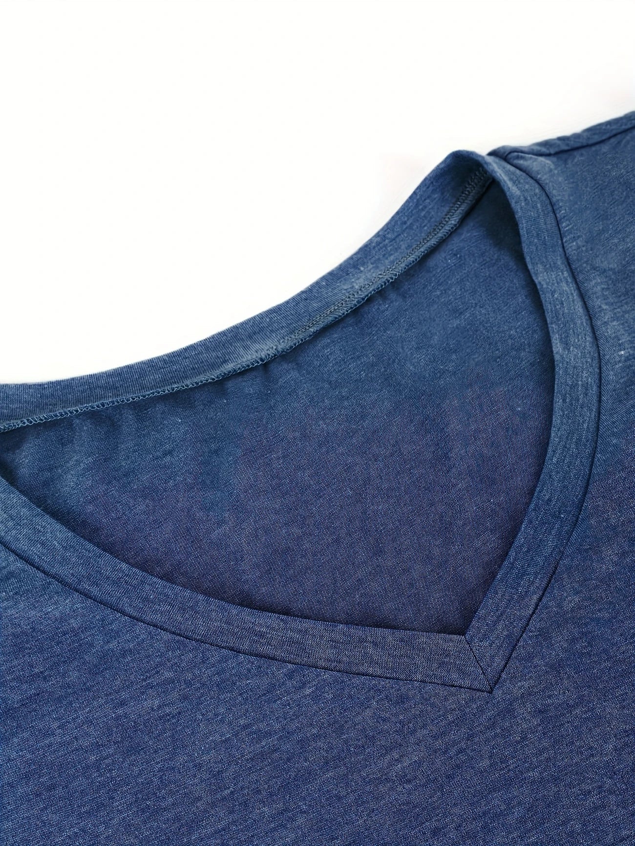 Ambrose | Kurzarm-Shirt mit atmungsaktiven Blütenblättern