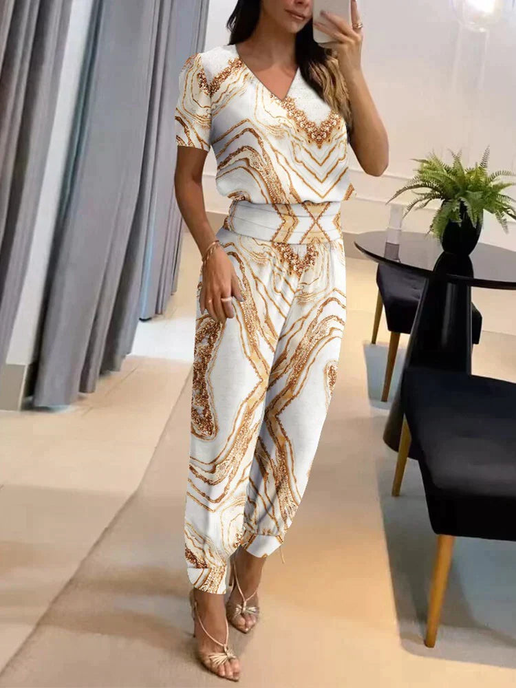 Zweiteiliges Set Aus V Ausschnitt Oberteil Und Kurzer Hose Für Damen | Formell