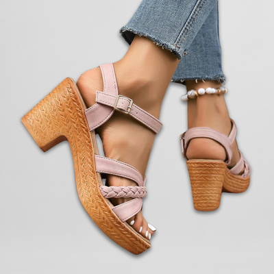 Xara | Geflochtene Sandaletten