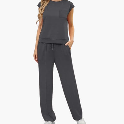 Zweiteiliges Sommer Set für Damen mit Kappärmeln und Taschen