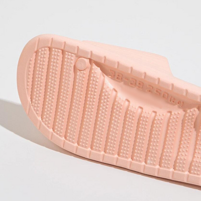 Sommerliche Herren-Slipper mit Antirutschsohle – 1+1 Gratis Aktion