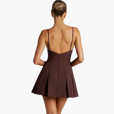 Rückenfreies Mini Faltenkleid - Für Damen mit Eleganzfaktor