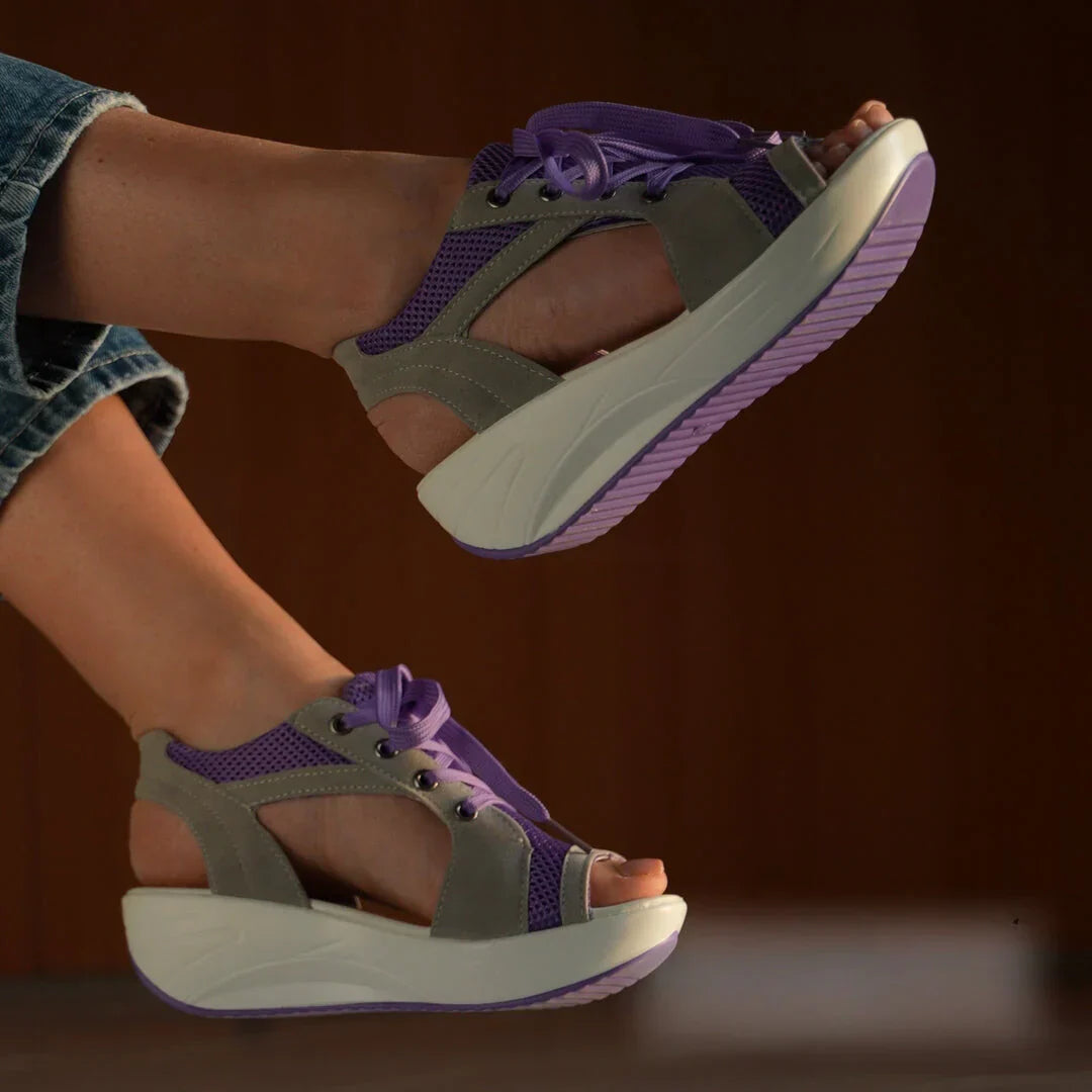 Trendige, bequeme und sommerlich leichte Damensandalen – Fergie