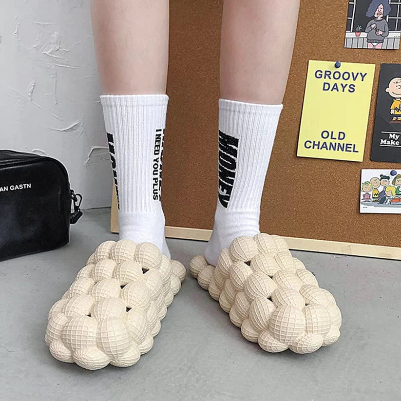 Heidi - Damen Kuschelige TikTok Hausschuhe Trendige Pantoletten