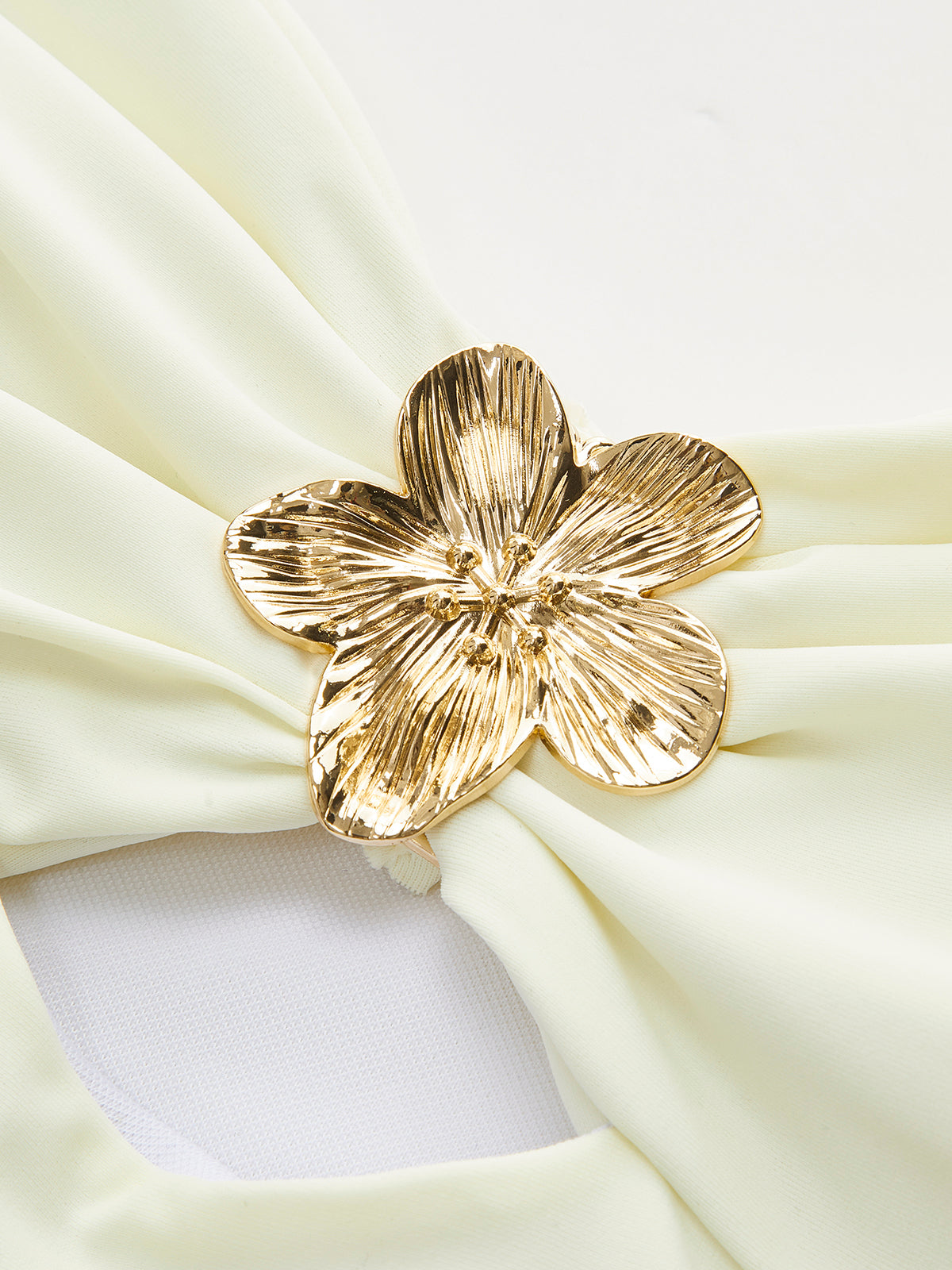 Eleganter Halterneck-Badeanzug mit Schleife