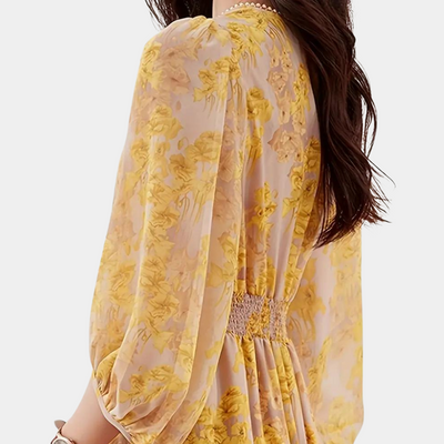 Sommerliches Blumenkleid mit elastischem Stoff – Maëlle