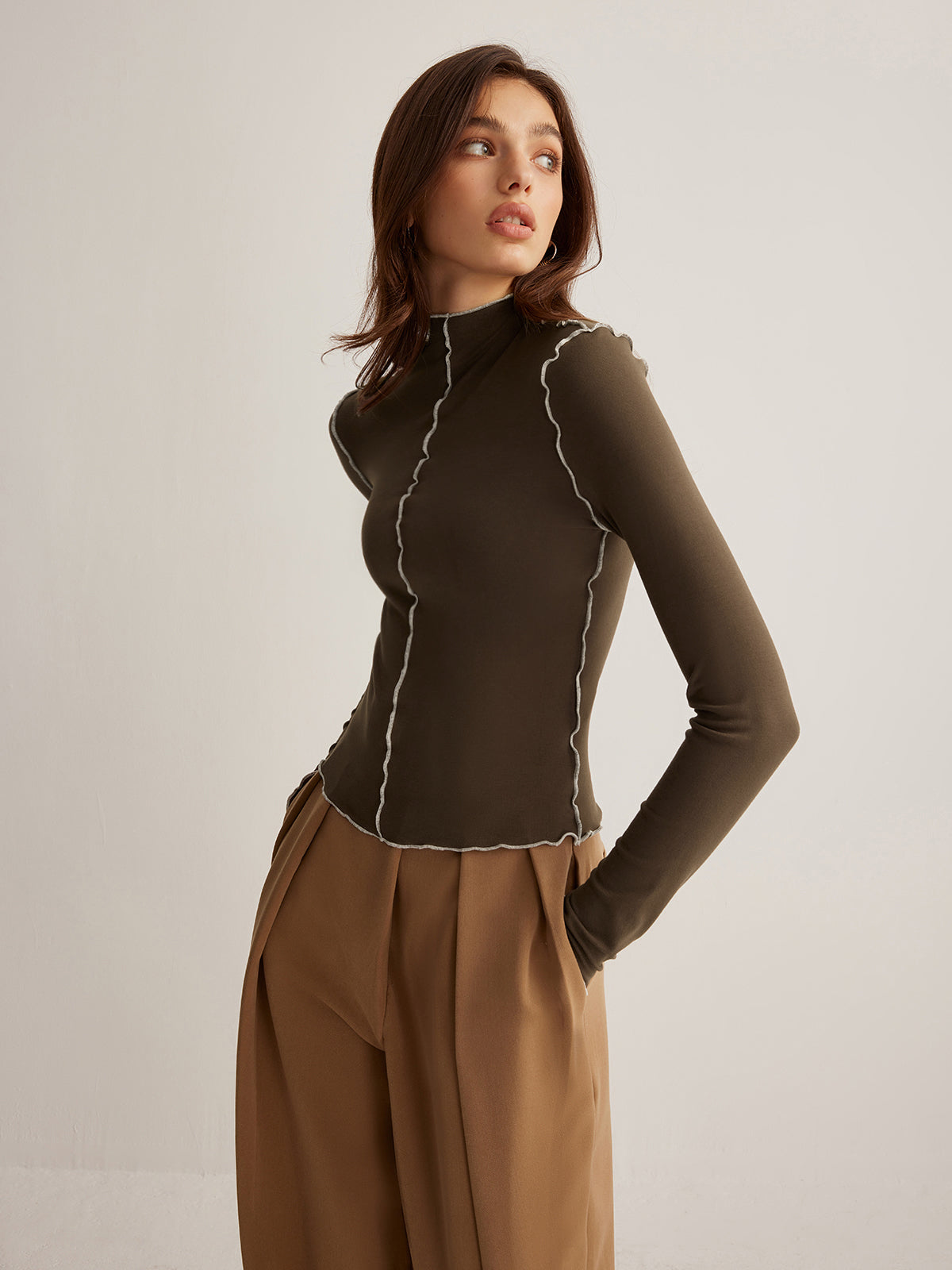 Damen Oberteil Jersey mit Stehkragen und Kontrastpaspelierung elegantes Design