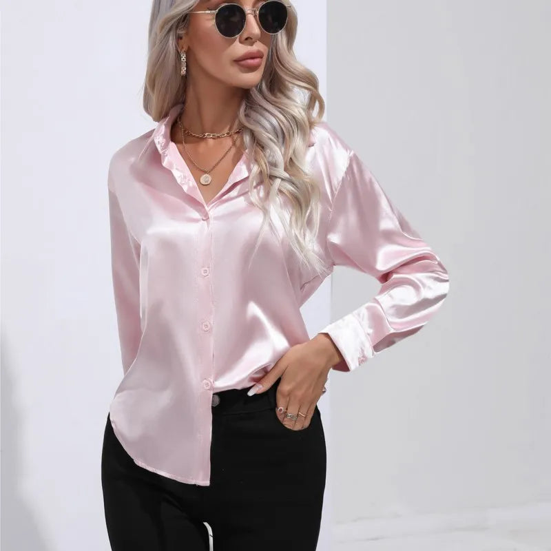 Elegante Satinbluse mit langen Ärmeln - Mühelos und luxuriös
