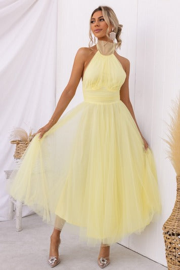 Criselda - Trendiges Neckholder Midi Outfit