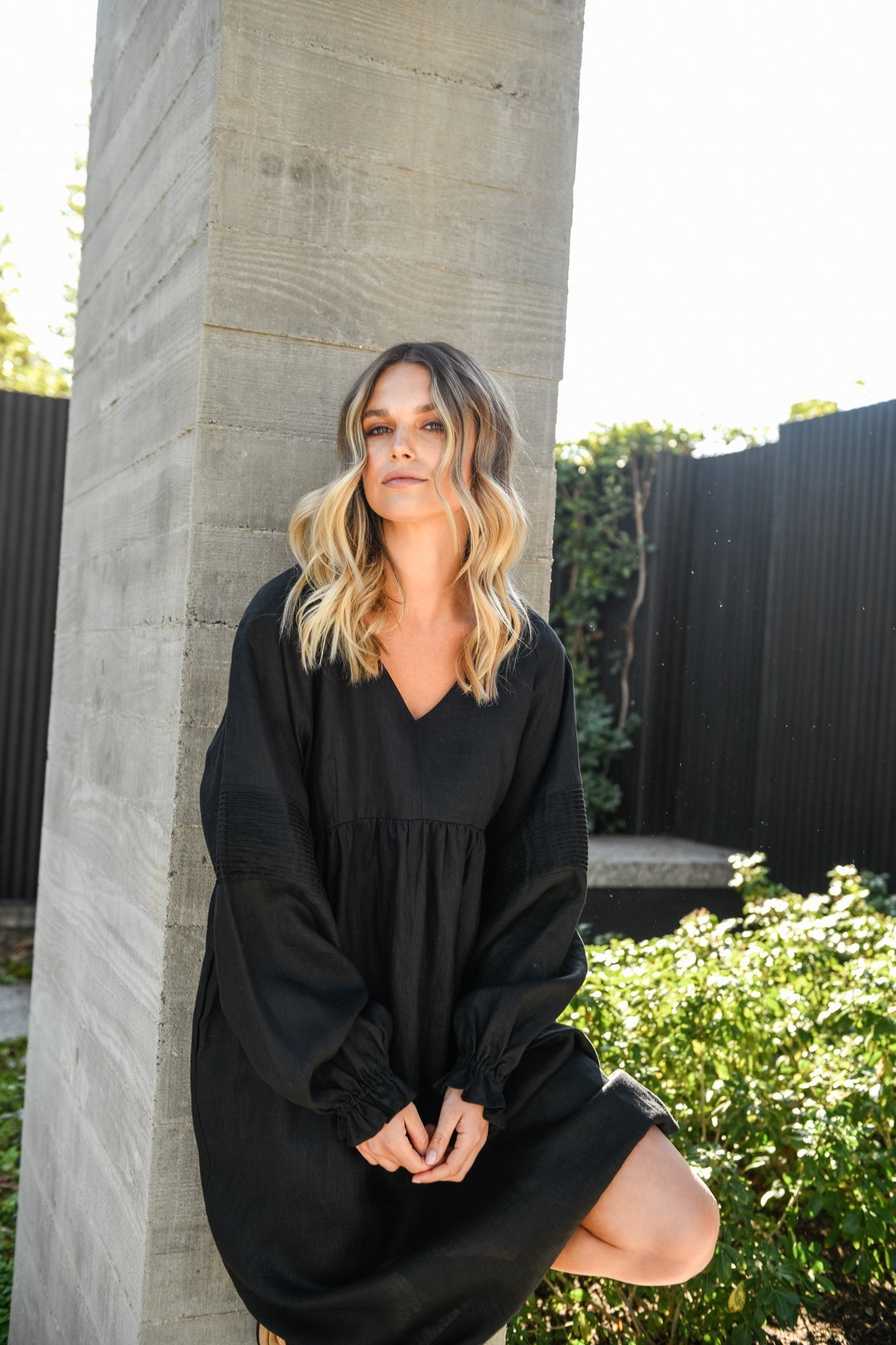 Aleah | FLORENCE MIDI KLEID - Schwarz