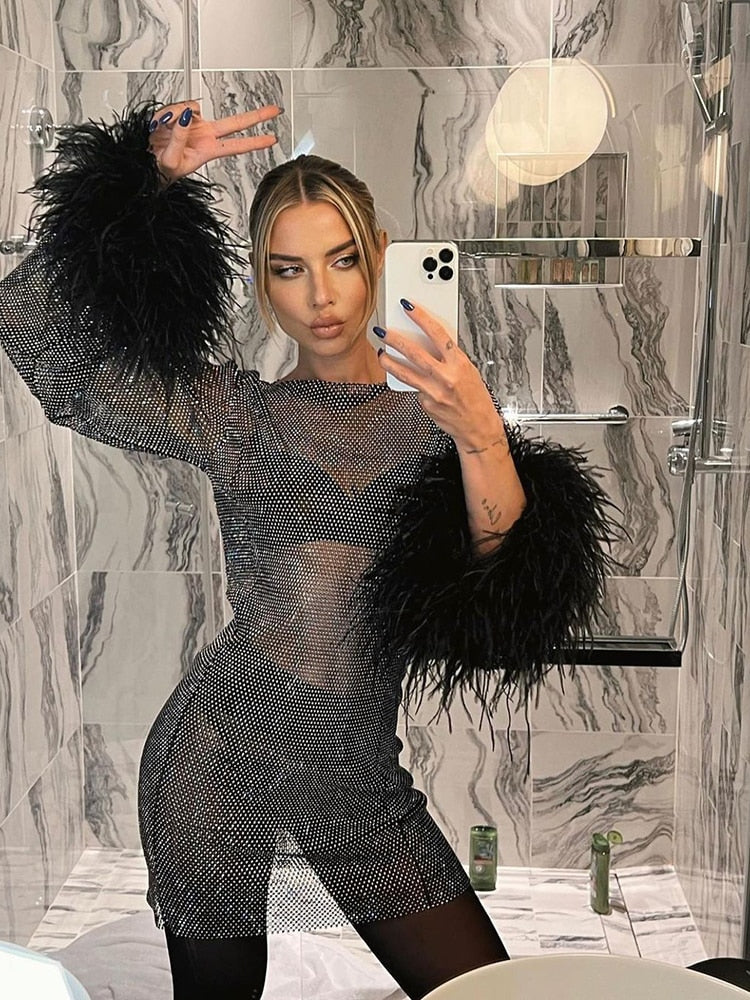 Barbara | Minikleid Kurz Elegant mit Glamourösen Metallic Manschetten