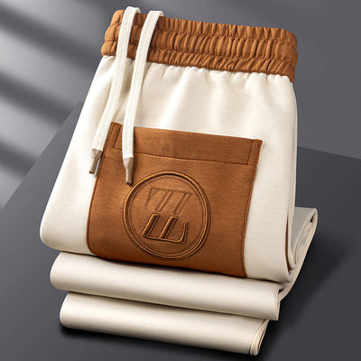 Lexter - Ein sportliches Set bestehend aus einem Trainingsanzug mit Reißverschluss