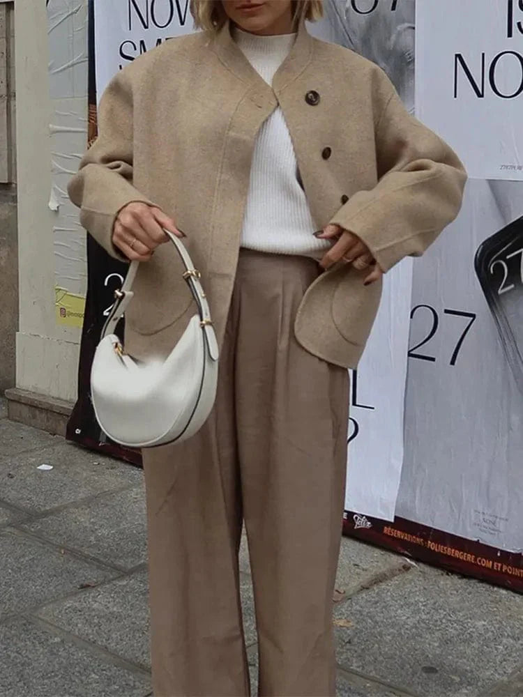 Courtney | Oversized Wolljacke mit asymmetrischer Knopfleiste und großen Taschen