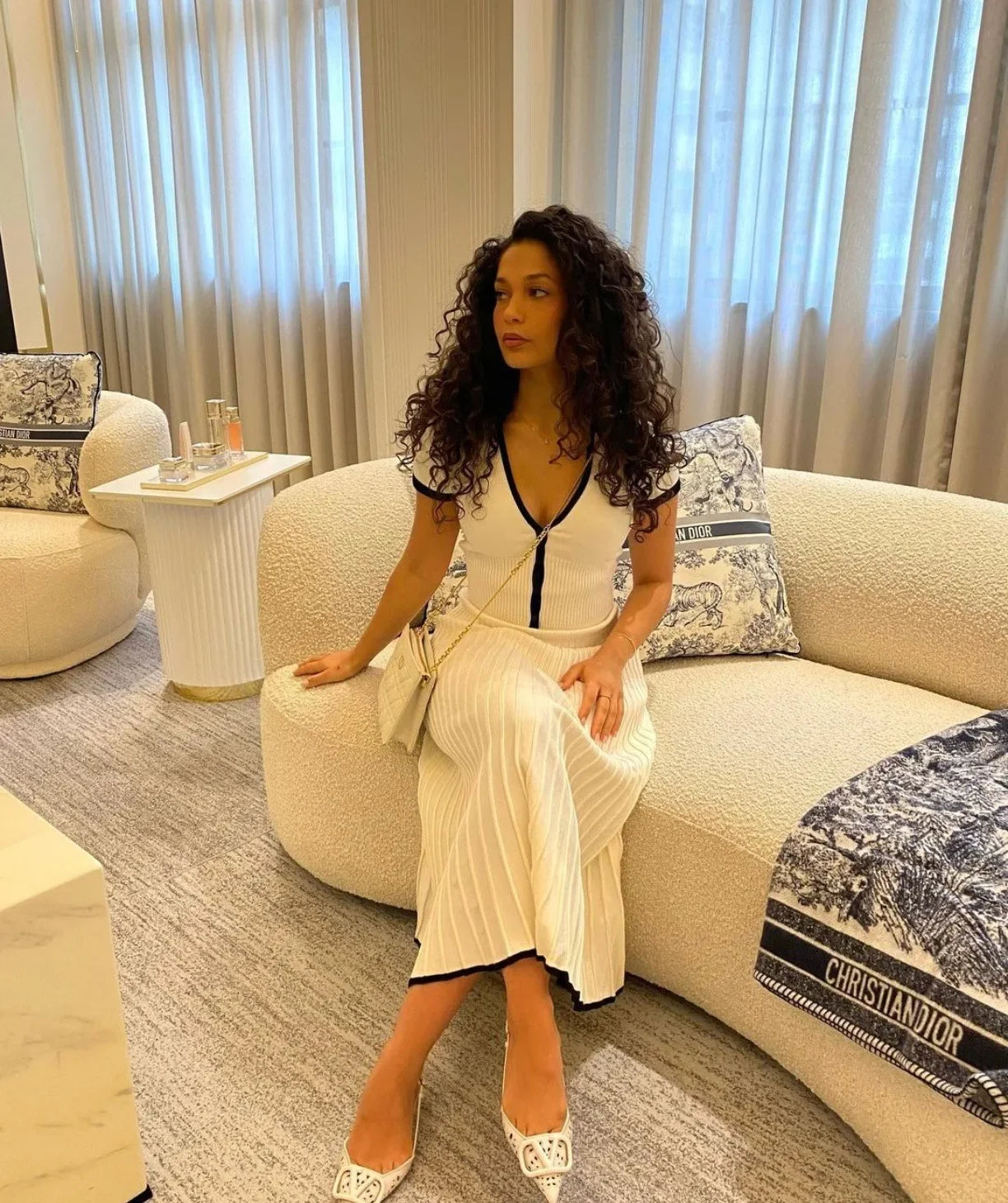 Lydia | 2-Teiliges Set V-Ausschnitt Rockanzug