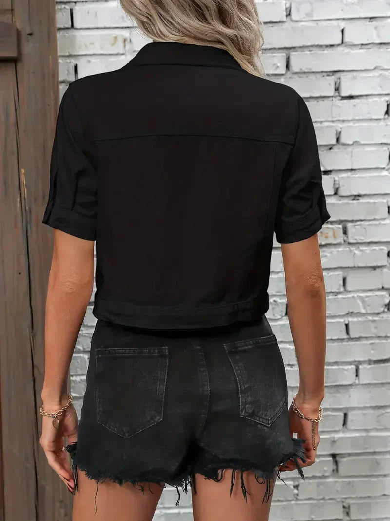 Damen-Jeansjacke mit kurzen Ärmeln und Druckknöpfen