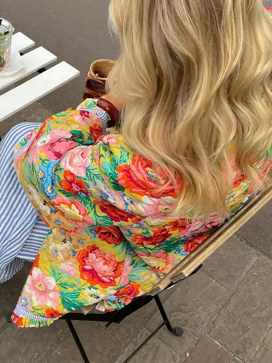 ColorCascade - Stylischer Mantel für den kommenden Frühling