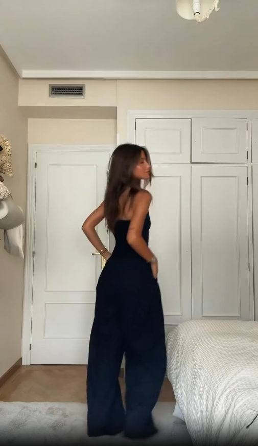 Fließender trägerloser Einteiler für Damen - elegante leichte Sommerkleidung