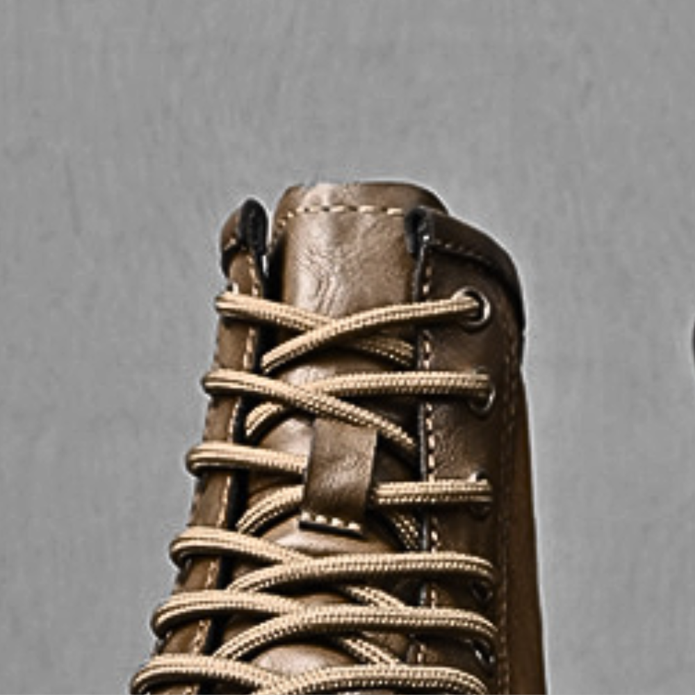 Schwarze Herrenstiefel mit modernem Outdoor-Stil