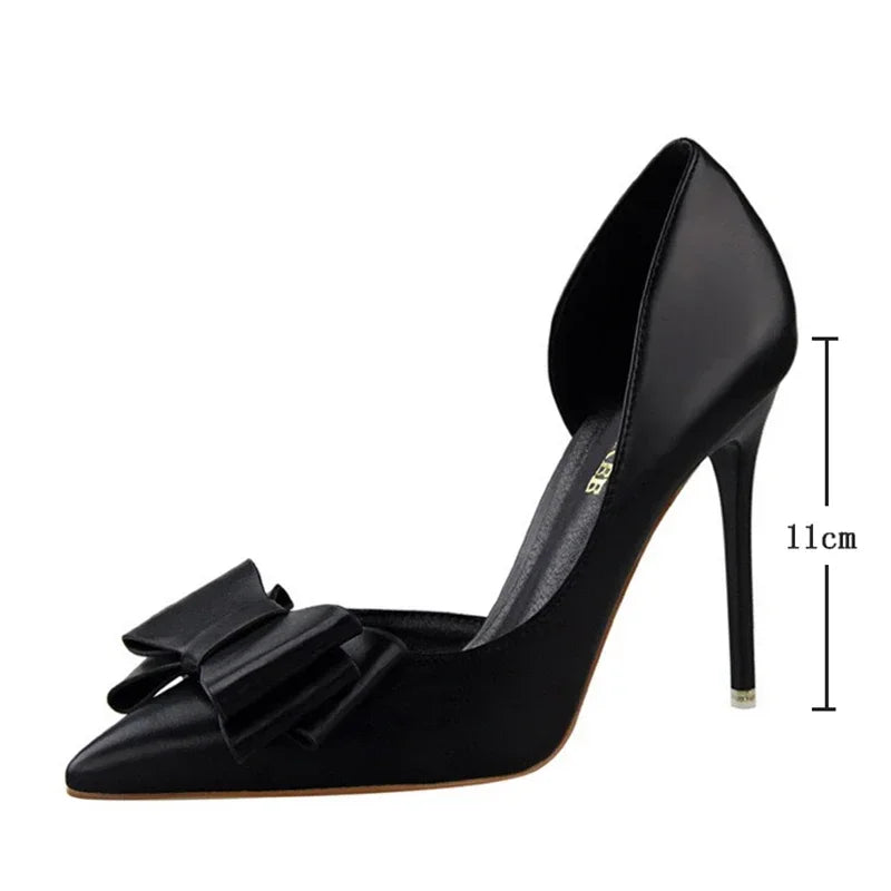 INGE | Schicke Pumps mit Schleifendetail und spitzer Spitze