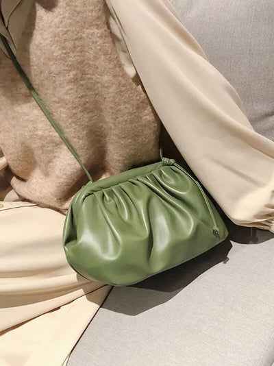 Damen Crossbody Tasche aus veganem Leder – Elegante Dumpling Bag