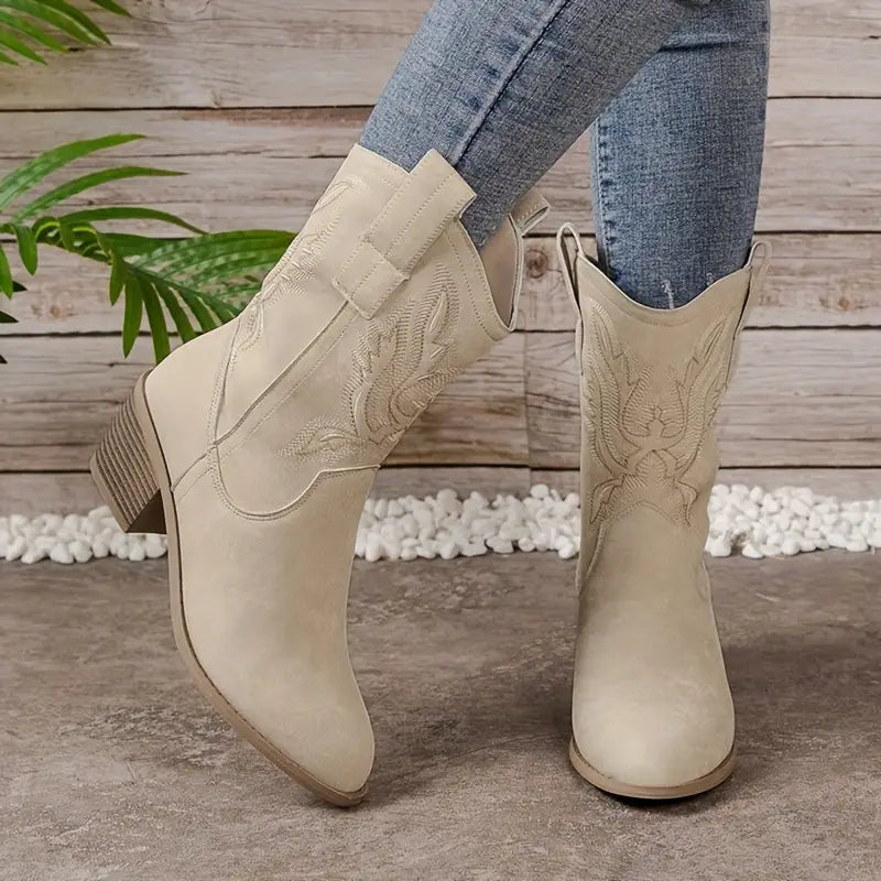 Stylische Cowgirl Stiefel für Selbstbewusste Looks