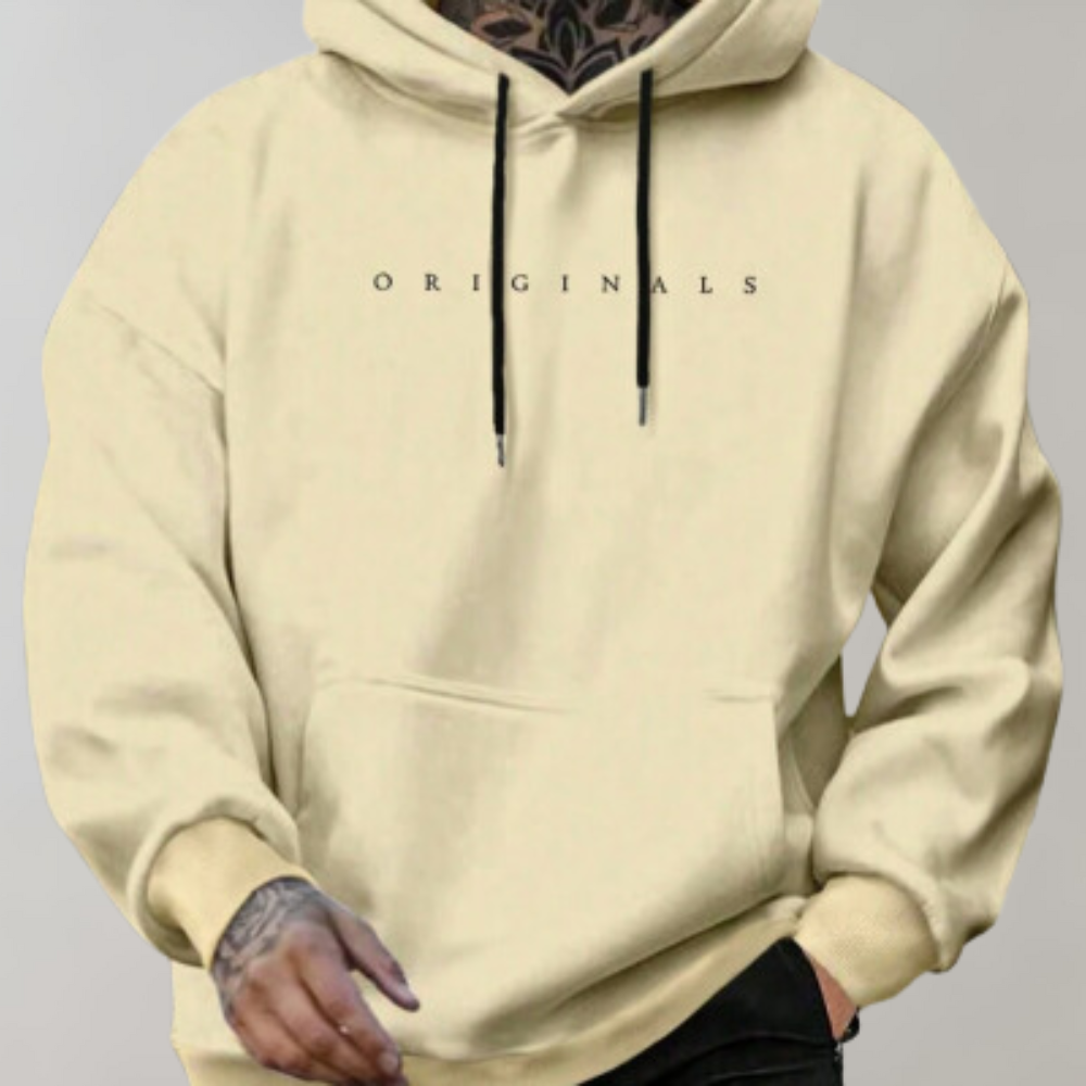 Übergroßer Hoodie im minimalistischen Stil