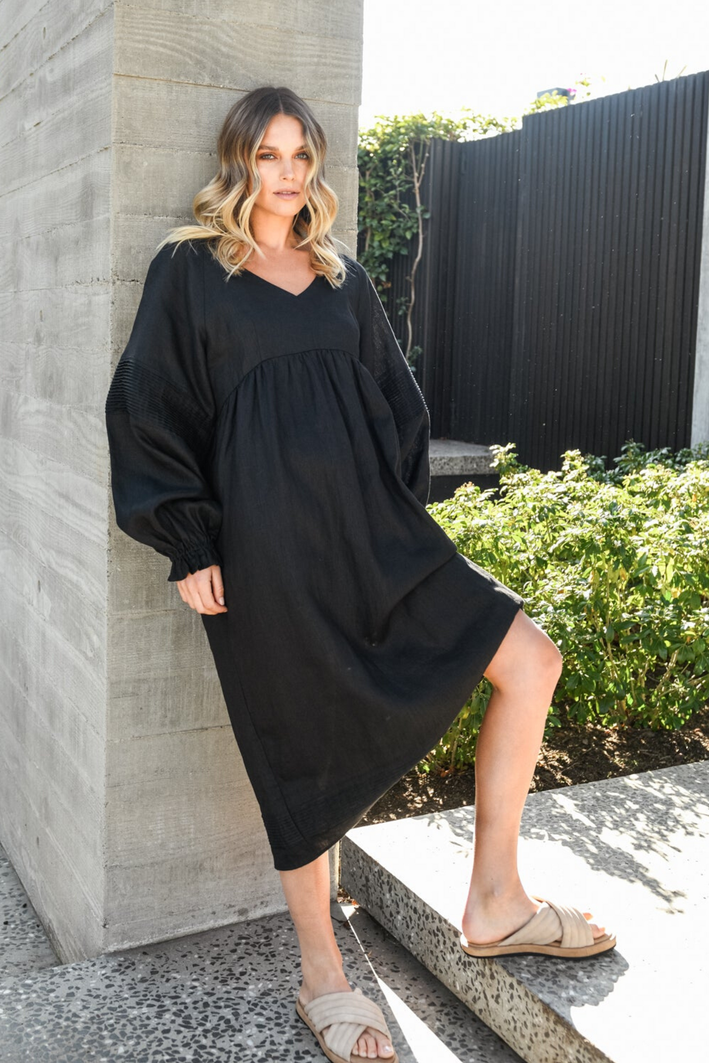 Aleah | FLORENCE MIDI KLEID - Schwarz