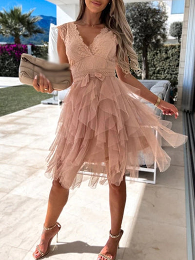 Damen Sommer-Minikleid mit V-Ausschnitt