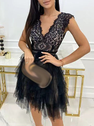 Damen Sommer-Minikleid mit V-Ausschnitt