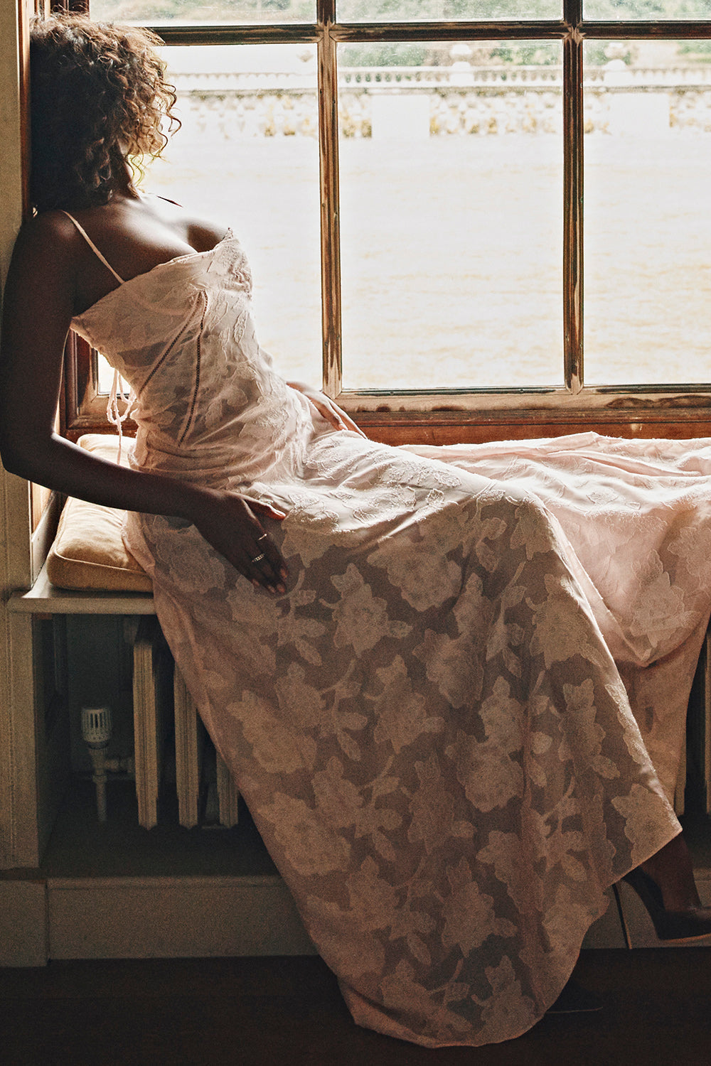 Paulette - Elegantes langes Kleid mit Korsett