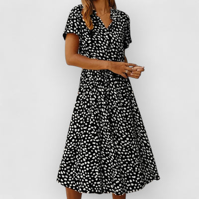 April | Schickes Bequemes Kleid