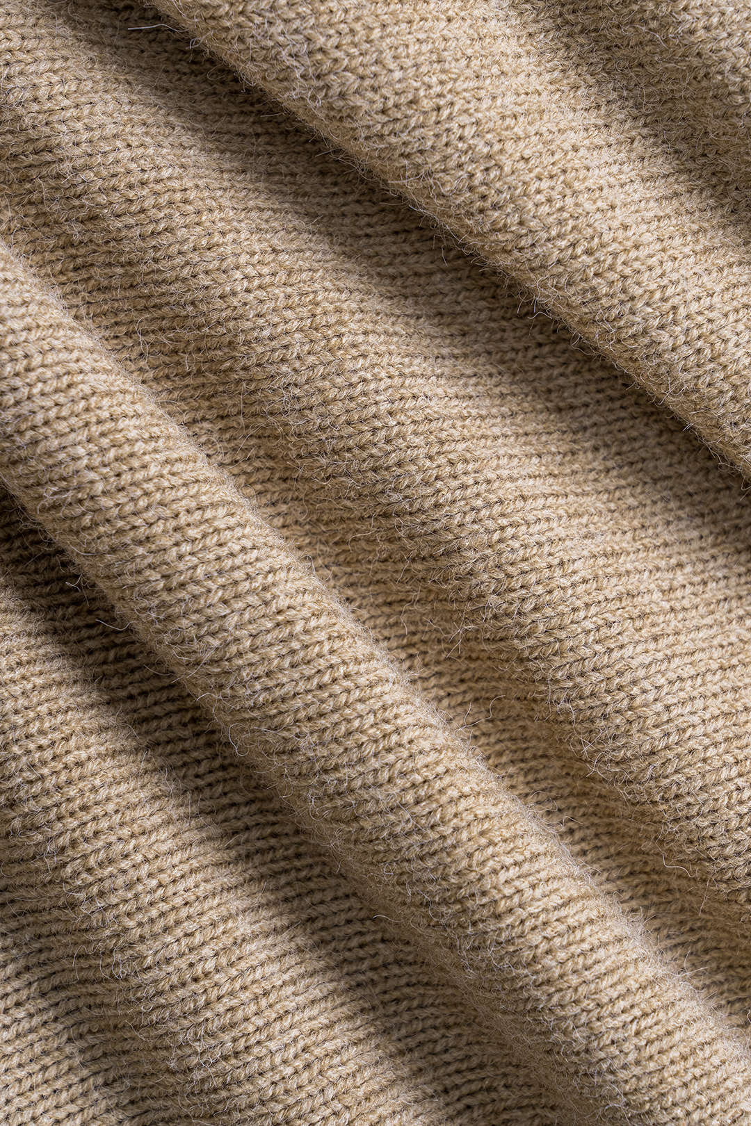 Luana | Stylishes Strick-Zweiteiler-Set mit One-Shoulder-Pullover & High-Waist-Shorts