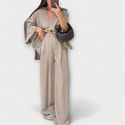 Jacqueline - Lässiges V-Ausschnitt Oberteil mit passender Hose