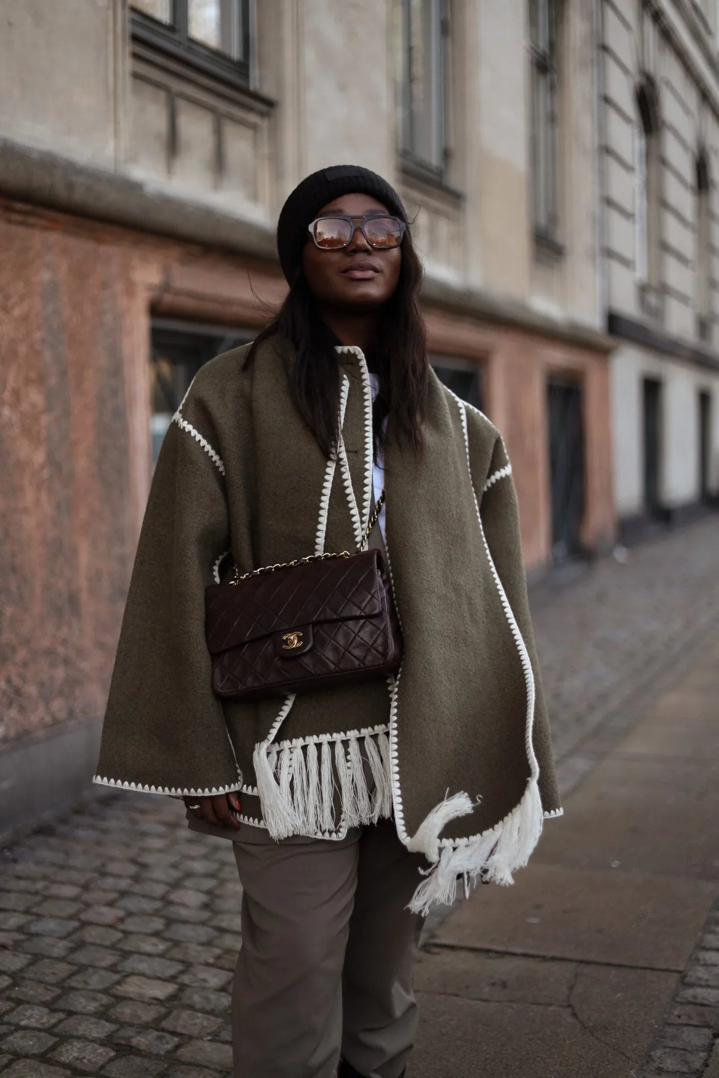 Damen schaljacke mit Fransen und Kontrastnähten