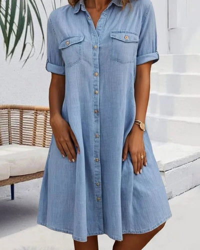 Esmé – Stilvolles Denim-Kleid mit Knopfleiste