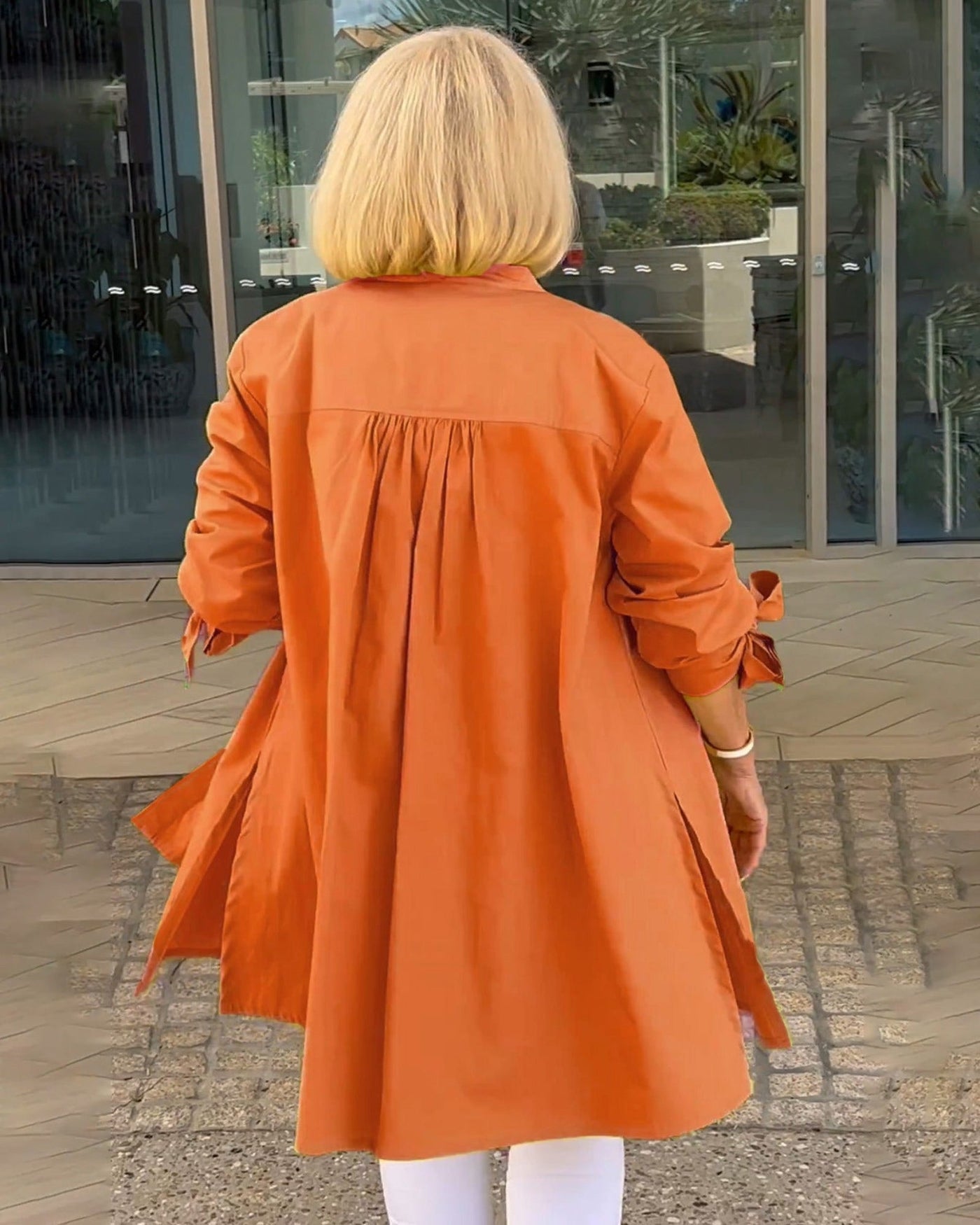 Evalina - Lange Hemdjacke aus Baumwolle mit Knöpfen und Taschen