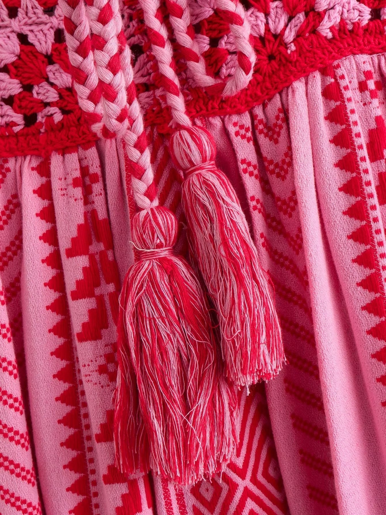 Maxikleid mit Ethno-Muster, Trägern und Schlitz für Damen