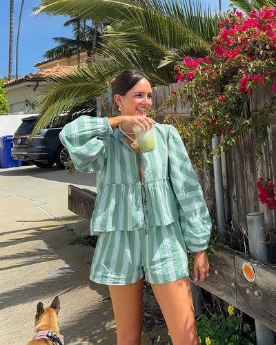 Damen Sommer-Zweiteiler – Gestreifte Bluse & Shorts – Lässiger Schnitt