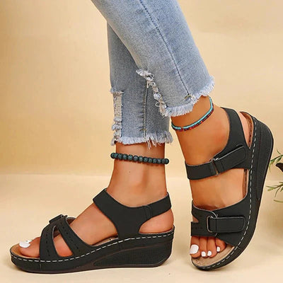 Damen Plateau Sandalen | Verstellbarer Riemen und offene Zehenpartie | Bequeme Passform | Sommerstil