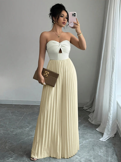 Amelia | Trägerloser Jumpsuit mit Twist-Detail und Faltenhose