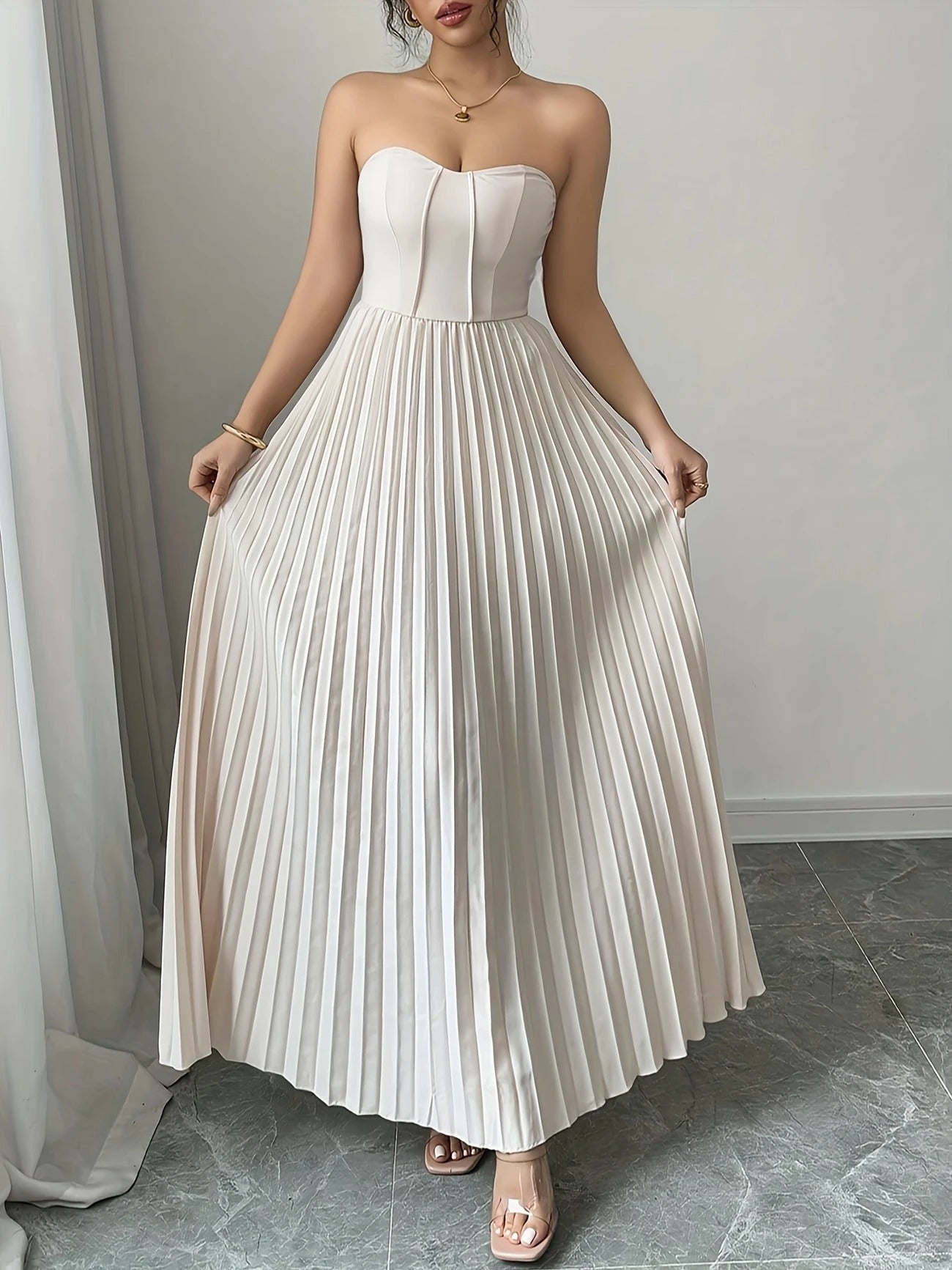 Bérénice | Trägerloses Maxikleid mit Korsagen-Oberteil und Plissee-Rock