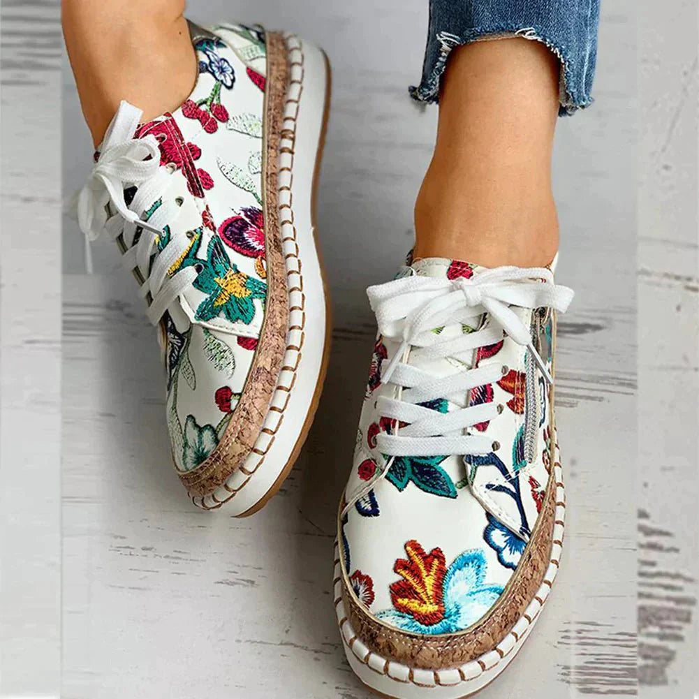 Liyana – Florale Stickerei Slip-On Schuhe