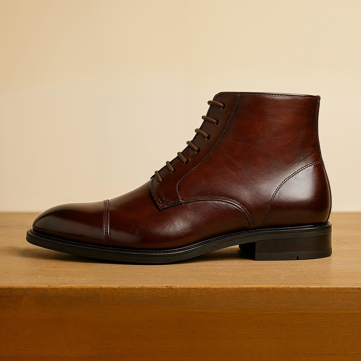 Kingsford Herren Cap-Toe Dress Boot aus Vegan Leder in Kastanienbraun - Stilvoller Knöchelstiefel