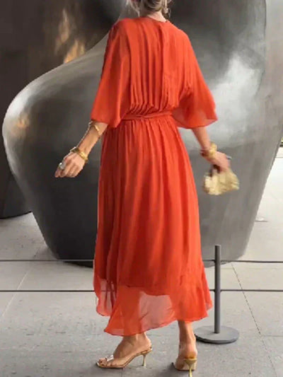 Clara – Elegantes Seidenkleid mit V-Ausschnitt